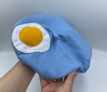 Cargar imagen en el visor de la galería, Gorrito de Huevito