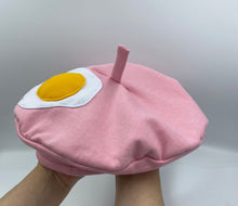 Cargar imagen en el visor de la galería, Gorrito de Huevito
