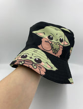 Cargar imagen en el visor de la galería, Bucket Hat Grogu