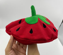 Cargar imagen en el visor de la galería, Gorrito de Fresa