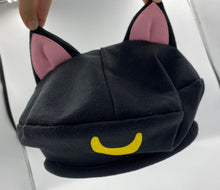 Cargar imagen en el visor de la galería, Gorrito de Sailor Cat Luna Negro