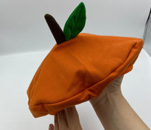 Cargar imagen en el visor de la galería, Gorrito de Naranja