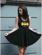 Cargar imagen en el visor de la galería, Vestido Batman - Disponible 7 días después de la compra