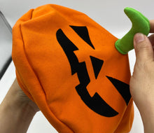 Cargar imagen en el visor de la galería, Gorrito de Calabacita
