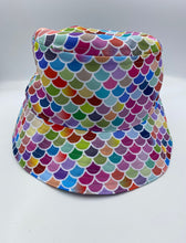 Cargar imagen en el visor de la galería, Bucket Hat Sirena Pastel