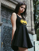 Cargar imagen en el visor de la galería, Vestido Batman - Disponible 7 días después de la compra