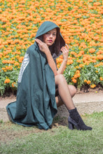 Cargar imagen en el visor de la galería, Capa Shingeki no Kyojin/ Attack On Titan - snk