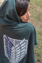 Cargar imagen en el visor de la galería, Capa Shingeki no Kyojin/ Attack On Titan - snk