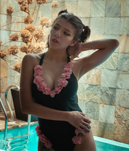 Cargar imagen en el visor de la galería, Traje de Baño Bunny - Disponible 15 días Hábiles después de la Compra.