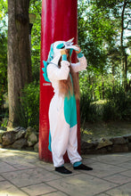 Cargar imagen en el visor de la galería, Kigurumi Unicornio Blanco Con Turquesa Adulto