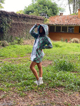 Cargar imagen en el visor de la galería, Impermeable Tanjiro - Disponible 14 días después de la compra