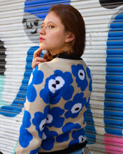 Cargar imagen en el visor de la galería, Suéter Bloom Blue