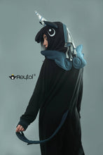 Cargar imagen en el visor de la galería, Kigurumi Unicornio Negro Con Petroleo Adulto