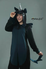 Cargar imagen en el visor de la galería, Kigurumi Unicornio Negro Con Petroleo Adulto