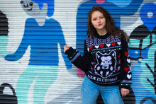 Cargar imagen en el visor de la galería, Suéter Love is Comming