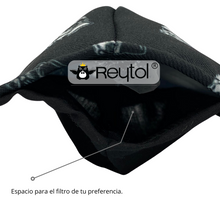 Cargar imagen en el visor de la galería, Cubrebocas Baby Yoda Negro - Clásico
